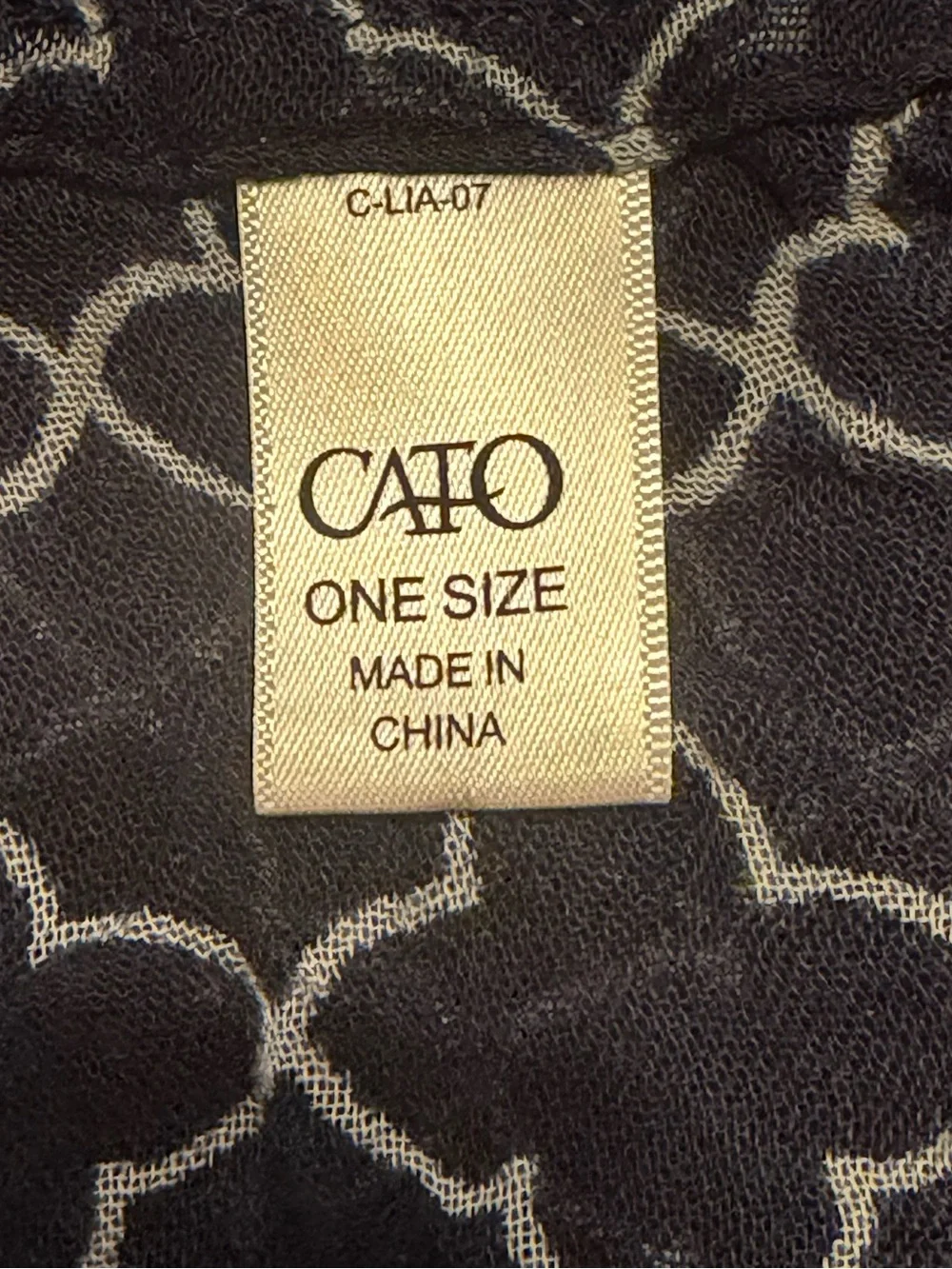 Cato lightweight scarf